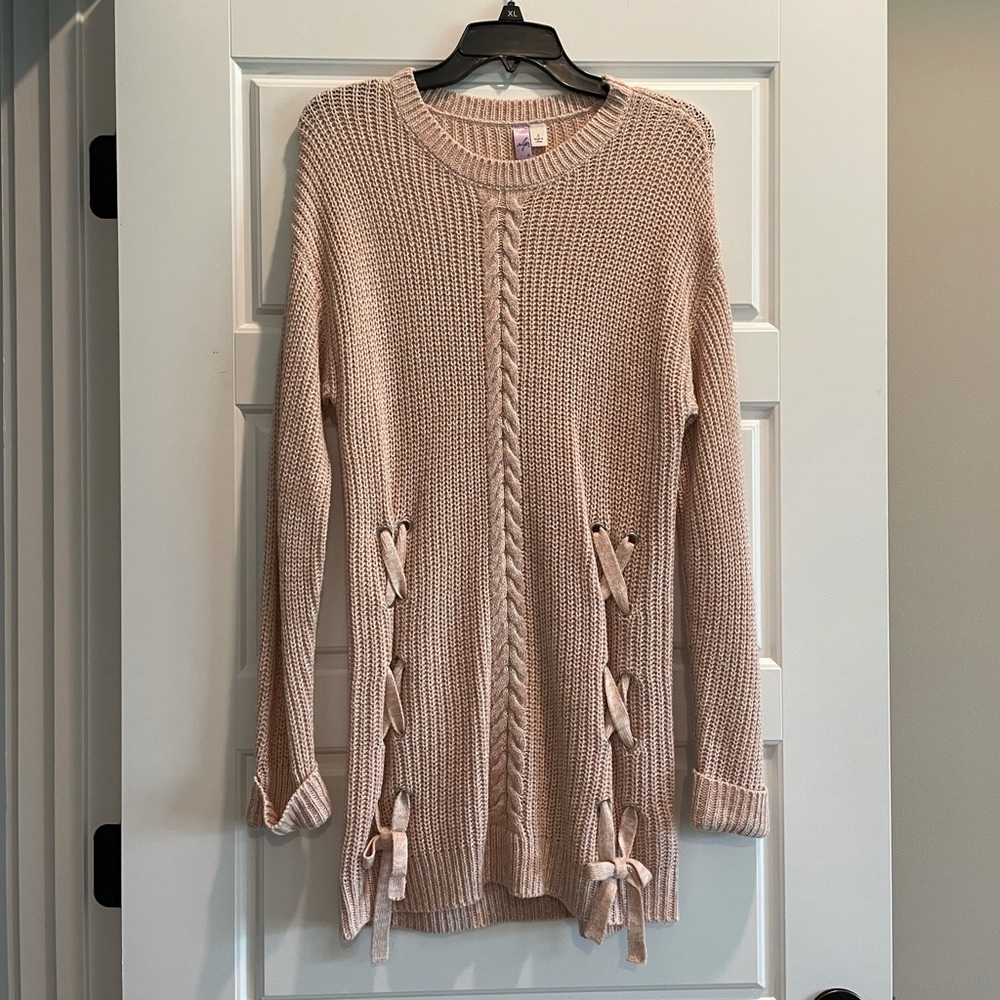 Pink Sweater - Picture 1 of 4